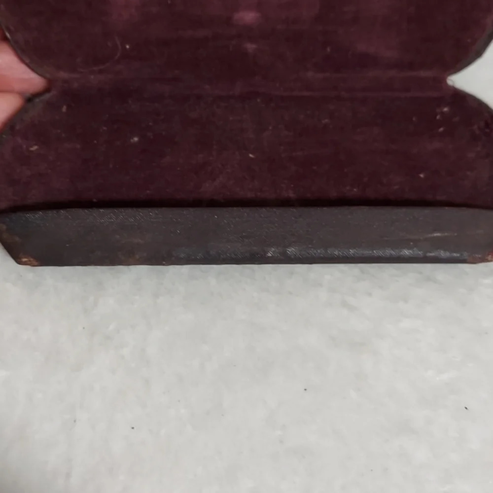 Vintage‎ Goldtone Prescription Eyeglasses Original case with optometrists name - Picture 8 of 12